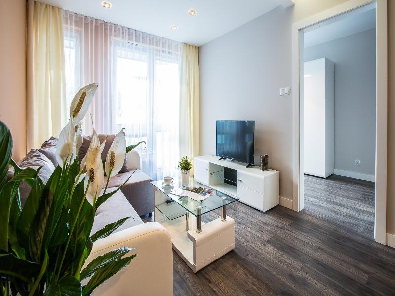 Apartament Em Klimatyzacja&Parking Apartment *